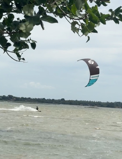 Kitesurfing Arugam Bay